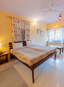 a bedroom with a bed and a window at Chomu Bagh Hotel & Resorts in Chomu in Jaipur +78 photos