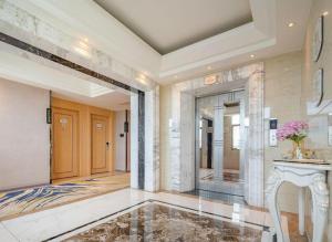 Ένα μπάνιο στο Vienna 3 Best Hotel Dongguan Liaobu Shida Road +109 φωτογραφίες