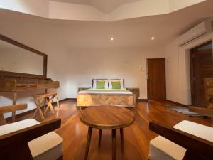 O zonă de relaxare la Turtle Bay View resort and restaurant