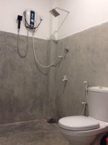 Koupelna v ubytování Kadol Villa + 41 fotografií