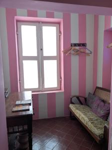 Khu vực ghế ngồi tại Madame de Lally homestay +1 ảnh