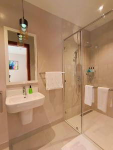 Koupelna v ubytování The Meru House + 14 fotografií