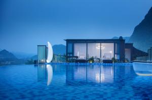 Πισίνα στο ή κοντά στο Hilltop House Resort