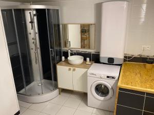 Ένα μπάνιο στο Bienvenue chez Coco +31 φωτογραφίες