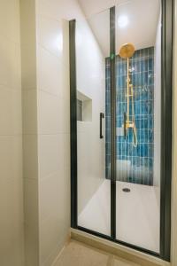 Et badeværelse på La Grange 1 - premium - spacieux avec terrasse et parking