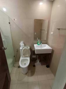 Et badeværelse på Two Palm Tree Villas By Khaye