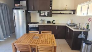 Køkken eller tekøkken på Shearwater - Self Catering Apartment + 8 billeder