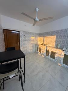 Η κουζίνα ή μικρή κουζίνα στο Wadi Shab View