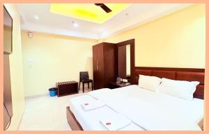 Giường trong phòng chung tại The Homestay Forever In Agra