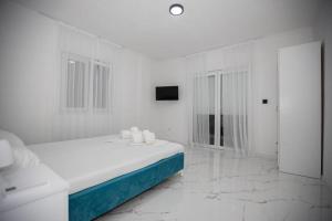 En eller flere senge i et værelse på Vila Lux Mia, Trebinje + 25 billeder