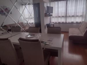 Posezení v ubytování apartamento completo com garagem