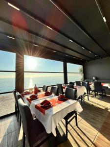 Γενική θέα στη θάλασσα ή θέα στη θάλασσα από  αυτό το ξενοδοχείο