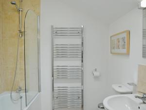 Et badeværelse på Ysgubor-W43383