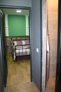 Кровать или кровати в номере Retro Hostel & Tours