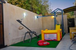 Ο χώρος παιχνιδιού για παιδιά στο Chalet Sultan Ajloun