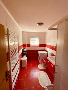 Koupelna v ubytování Apartman Šimić + 21 fotografií