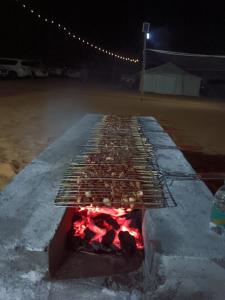 Gril dostupný pro hosty v luxury tent