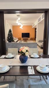 TV a/nebo společenská místnost v ubytování W muscat bay + 60 fotografií