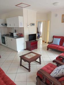 Kuchyň nebo kuchyňský kout v ubytování VSA SELF CATERING units 1 and 2