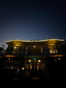 Το κτήριο όπου στεγάζεται  το δωμάτιο σε οικογενειακή κατοικία +27 φωτογραφίες