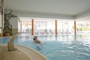 Bazén v ubytování Hotel Der Wastlhof - direkt an der Skipiste Wellness & Spa nebo v jeho okolí