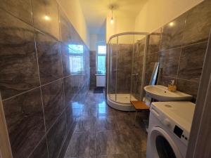 Phòng tắm tại Ari Prop-Urban cozy apartment in Freiberg