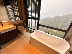 Общий вид на горы или вид на горы из отеля