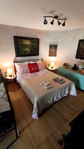 En eller flere senge i et værelse på Zoe garden home