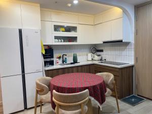 Η κουζίνα ή μικρή κουζίνα στο Jane's Home