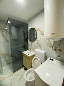 Ένα μπάνιο στο Apartment Lake story