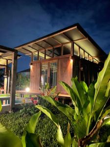 una casa con vista sul cortile di San Kue Village - Chiang Mai Pool Villas a Chiang Mai Altre 40 foto