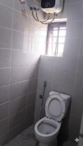 Ένα μπάνιο στο House 22 Apartment +7 φωτογραφίες