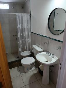 Ένα μπάνιο στο Departamentos Talamuchita +11 φωτογραφίες