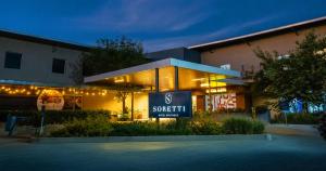 Το κτήριο όπου στεγάζεται  το ξενοδοχείο