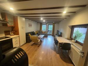 Kuchyň nebo kuchyňský kout v ubytování Great Escape Villa