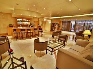 Posezení v ubytování Lancaster Tamar Hotel- Hadath