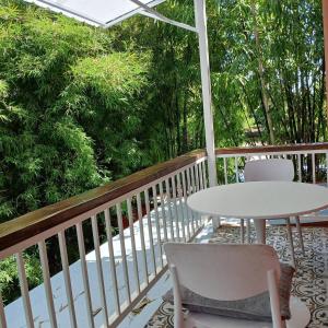 En balkon eller terrasse på Tim T Studio Art of living + 38 billeder