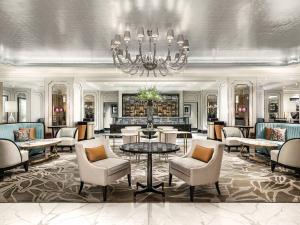 Χώρος καθιστικού στο The Langham Hong Kong