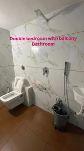 Koupelna v ubytování Jogi Homestay