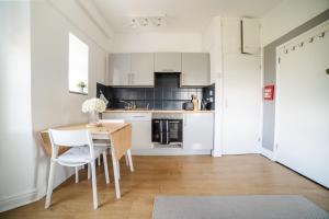 Køkken eller tekøkken på The Wellsway Retreat