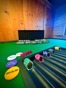 Biliár nebo kulečník v ubytování Ida`s Hüs + 19 fotografií