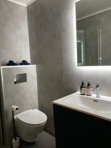 Et badeværelse på Holmøy Lodge