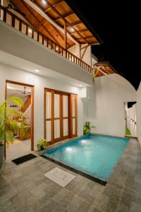 Hồ bơi trong/gần Villa Balcony Bliss
