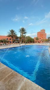 Bazén v ubytování Hotel Saghro nebo v jeho okolí