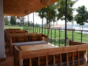 En have udenfor Muhazi Dolce Vita Ecolodge + 17 billeder