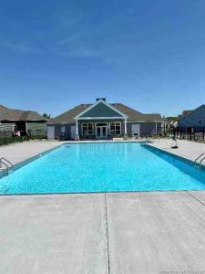 Бассейн в Cozy Neighborhood Home - 10 min to Louisville! или поблизости