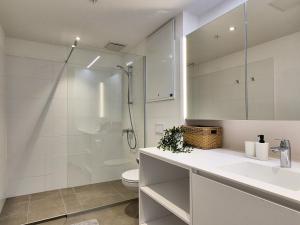 Et badeværelse på Parkapartment mit Grünblick nahe Zentrum + 31 billeder