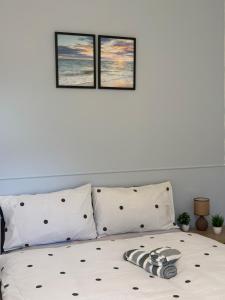 En eller flere senge i et værelse på The Manger