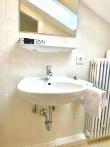 Koupelna v ubytování Gemütliche Ferienwohnung am Tegernsee - ruhig im Dachgeschoss