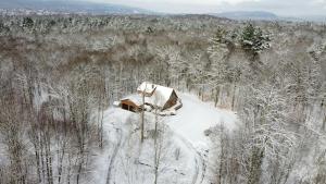 Beechwood Home Brought to you by GetAway Vacations v zimě